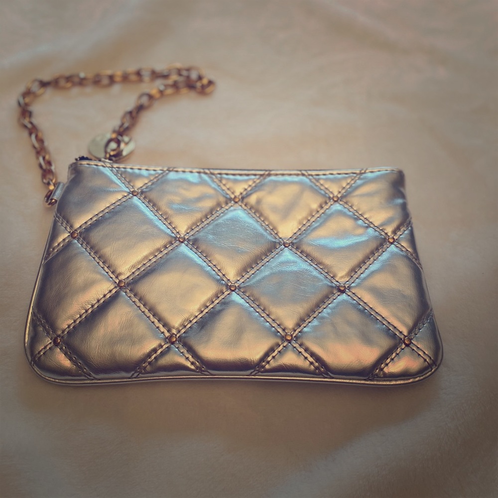 Metallic silver wristlet, Deux Leux